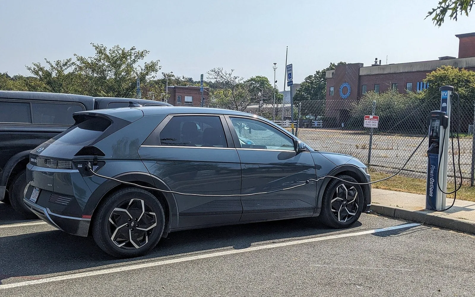 שבוע עם BYD אטו 3: חשמלית לחיים האמיתיים?